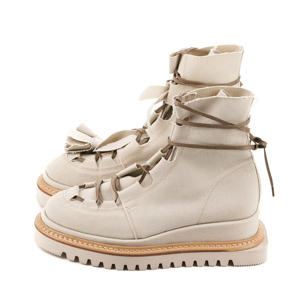 Make this flower great again light beige vegan booties