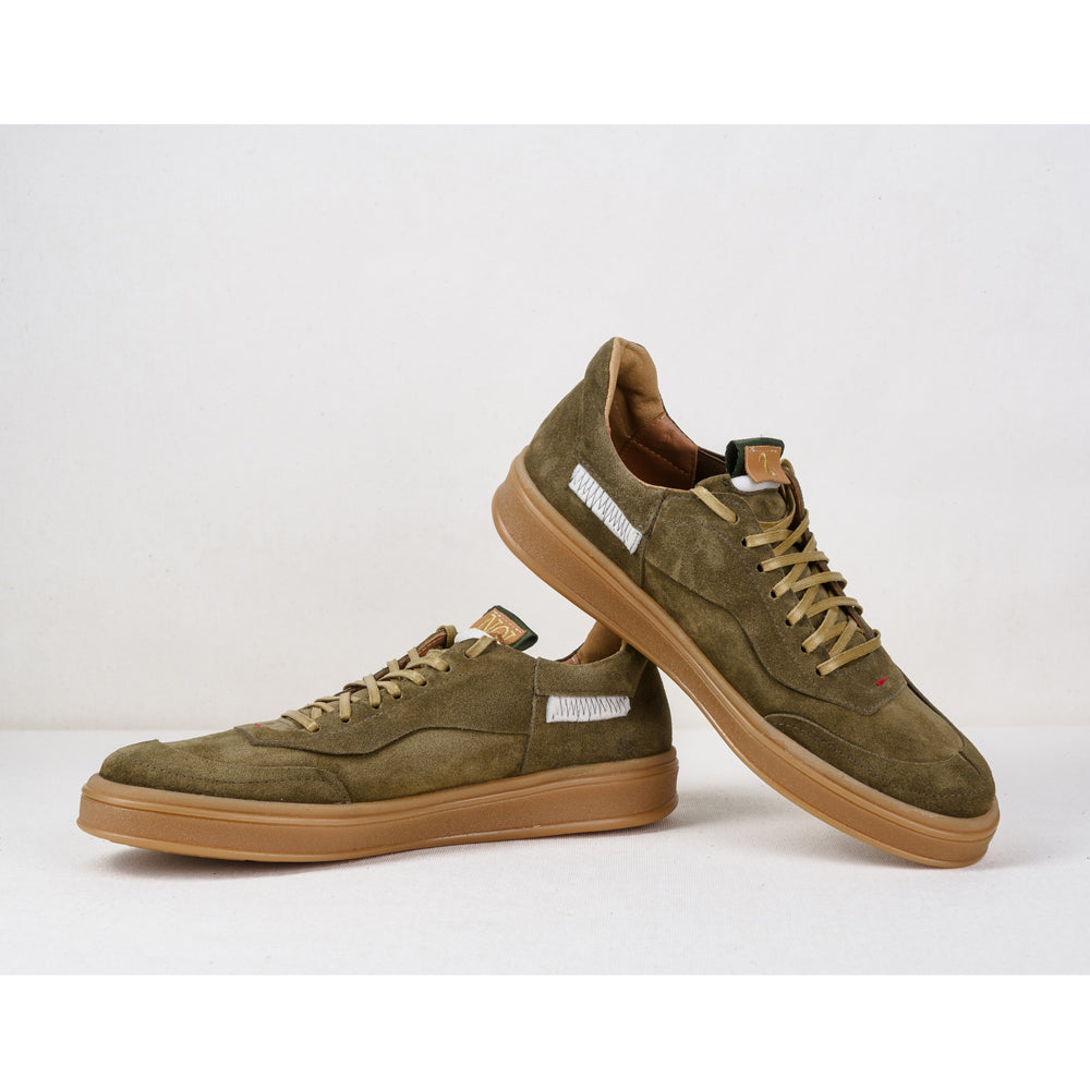 NOI 2 - Capitolul 1 - Visarea ( The Two of Us - Chapter 1- Dreamin’) khaki low-top sneakers
