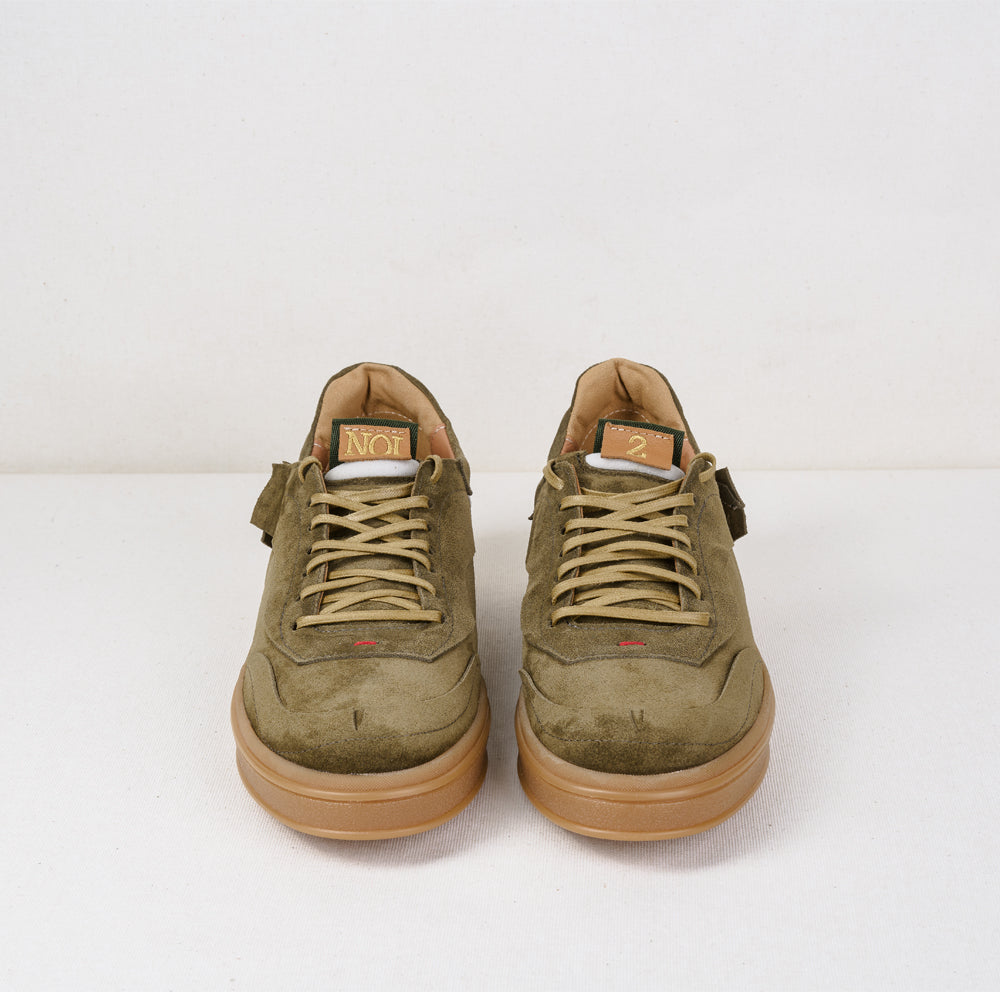 NOI 2 - Capitolul 1 - Visarea ( The Two of Us - Chapter 1- Dreamin’) khaki low-top sneakers