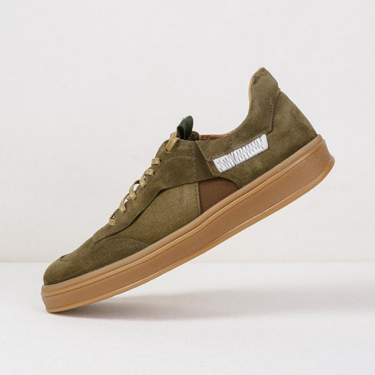 NOI 2 - Capitolul 1 - Visarea ( The Two of Us - Chapter 1- Dreamin’) khaki low-top sneakers