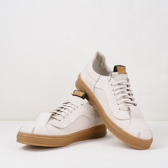 NOI 2- Capitolul 2 -Zborul (The Two of Us - Chapter 2-the Flight )light beige nubuck low-top sneakers