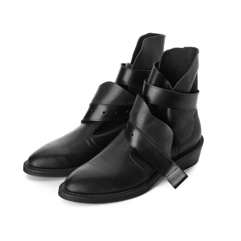 XOXO Paper Game black leather booties