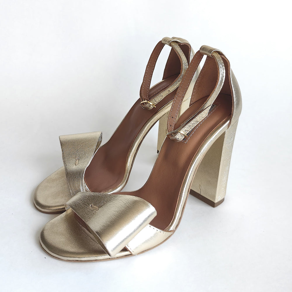 Sustainable Selection-Take a Bow Golden leather sandals