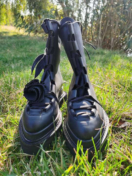 Fashionable platform urban style boots