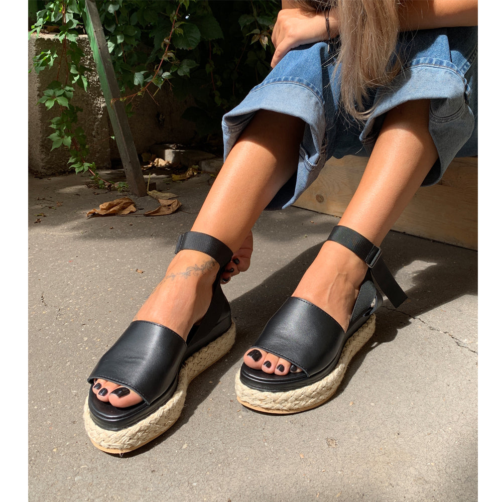 One strap best sale platform sandals