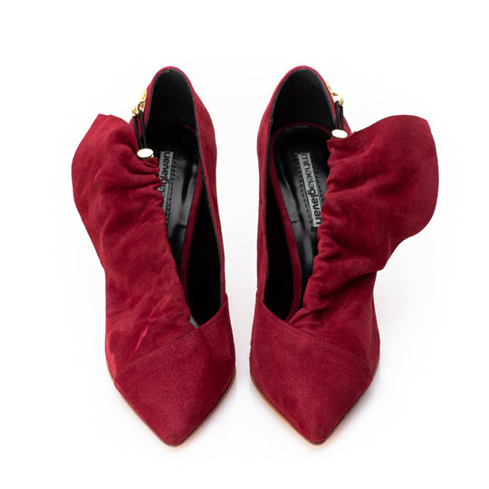 Ruffles red suede pumps