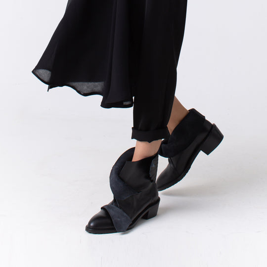 Wing Hug black pointed booties