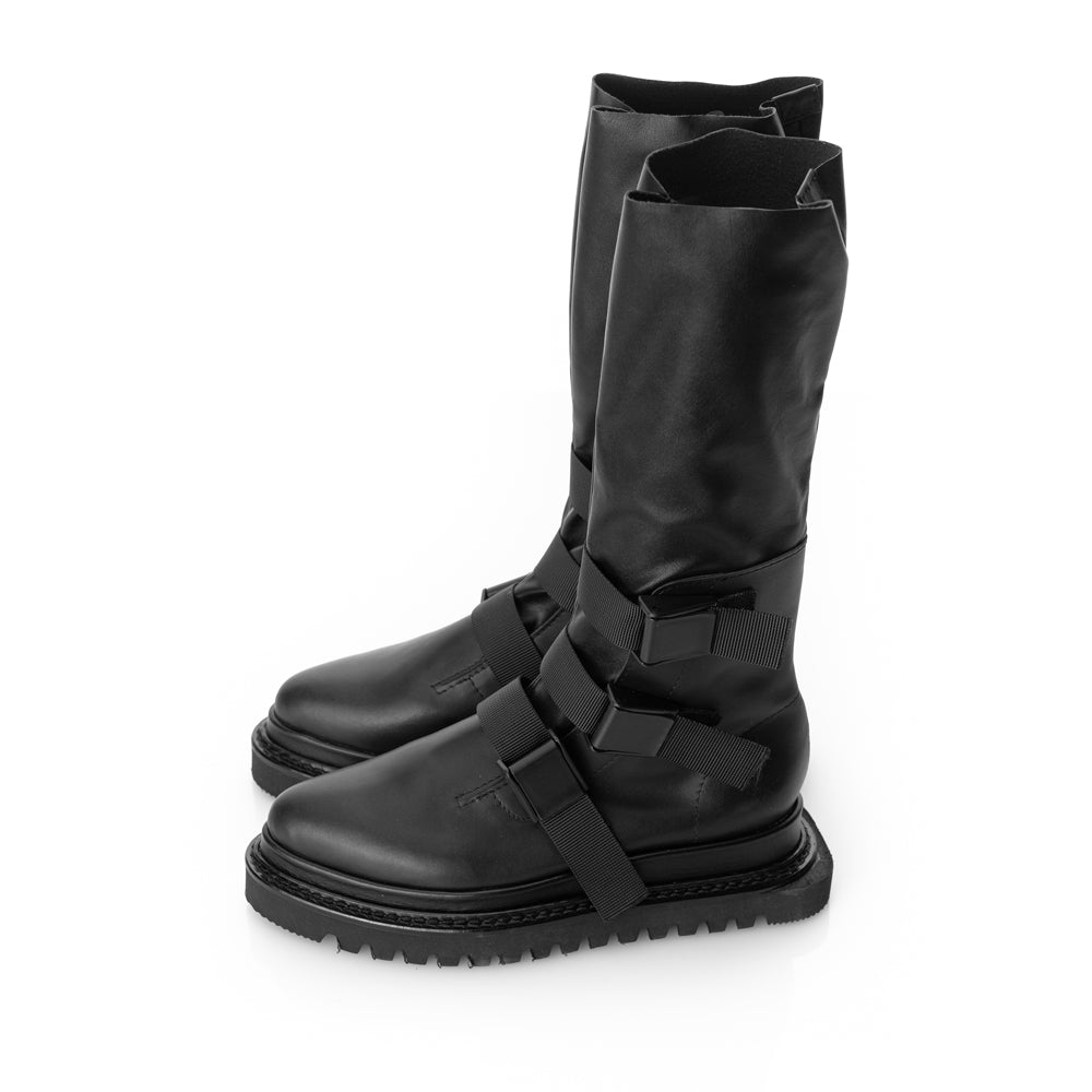 SHR Nova Skin black boots