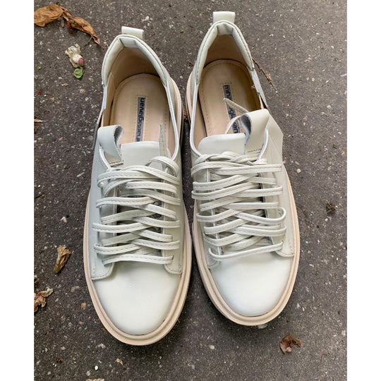 Sustainable Selection- light beige leather sneakers