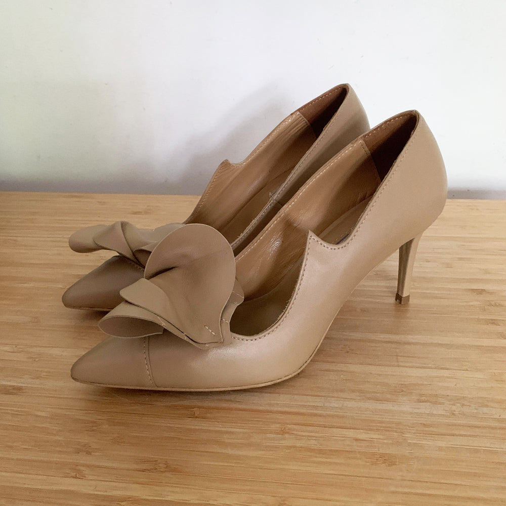 Sustainable Selection- Nature Awake beige leather pumps