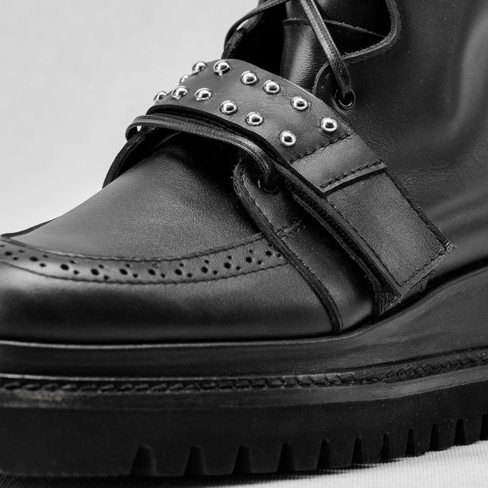 90’s On my Mind black leather boots