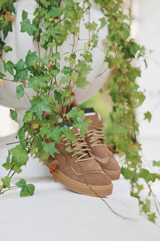 Mihaela Glavan x Throwback low-top sneakers – Limited Edition