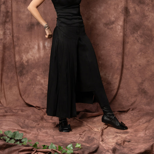 DanceFloor black viscose V-cut top