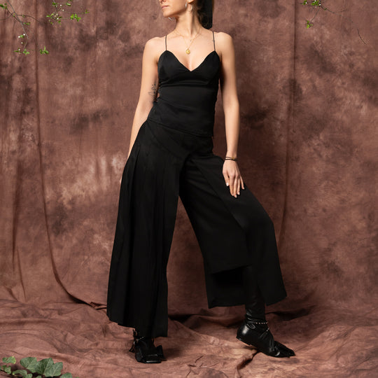 DanceFloor black viscose V-cut top