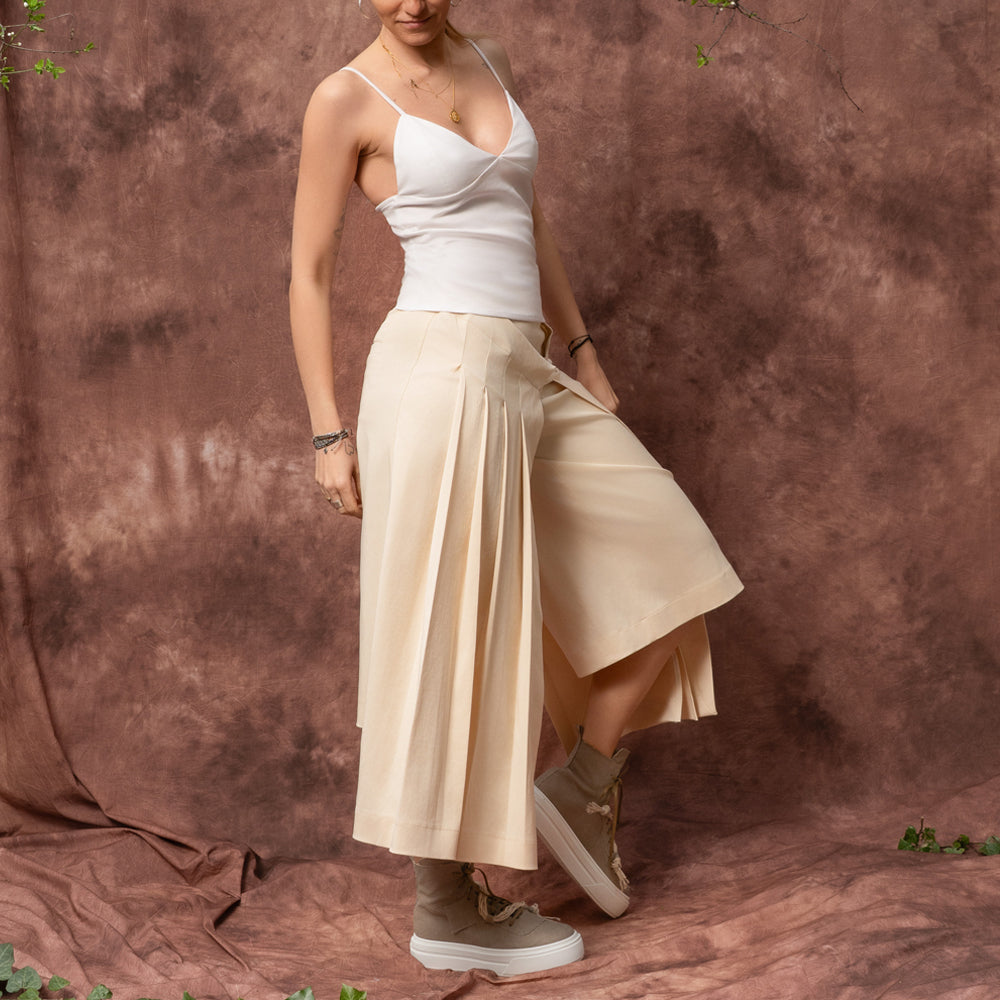 DanceFloor white lyocell-mix V-cut top