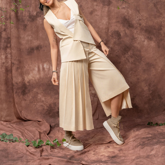 DanceFloor white lyocell-mix V-cut top