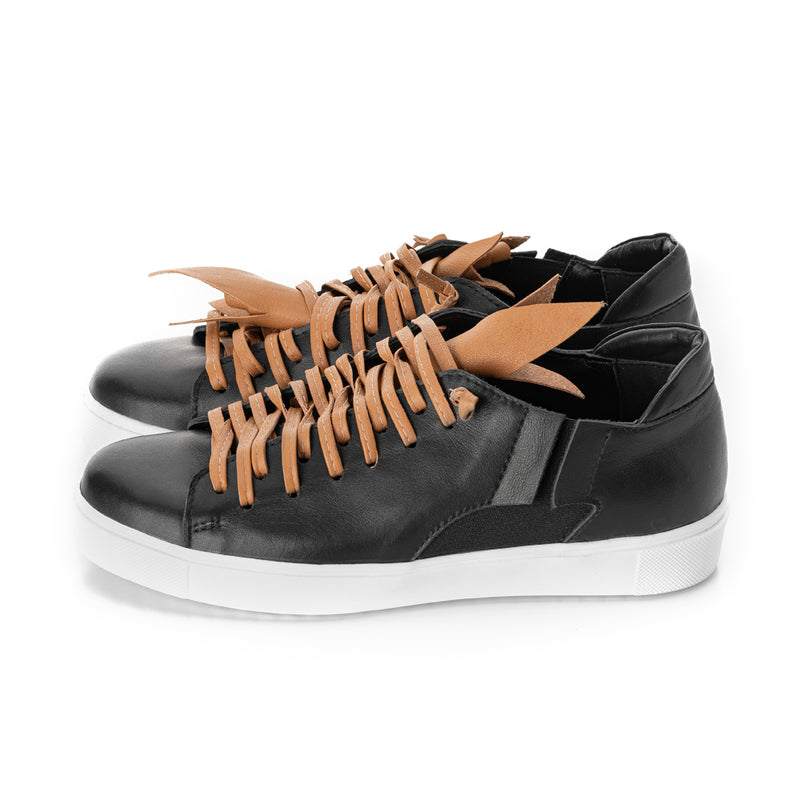Garden of Reveries black leather sneakers