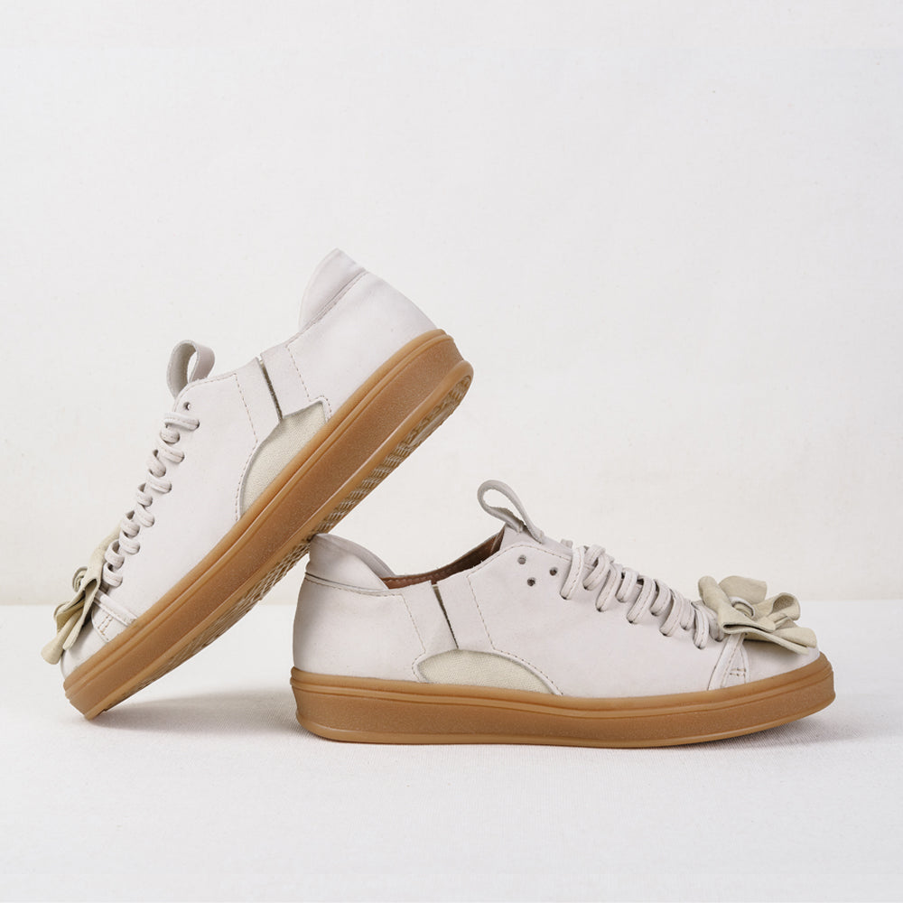 Hypnotize Us light grey nubuck low-top sneakers