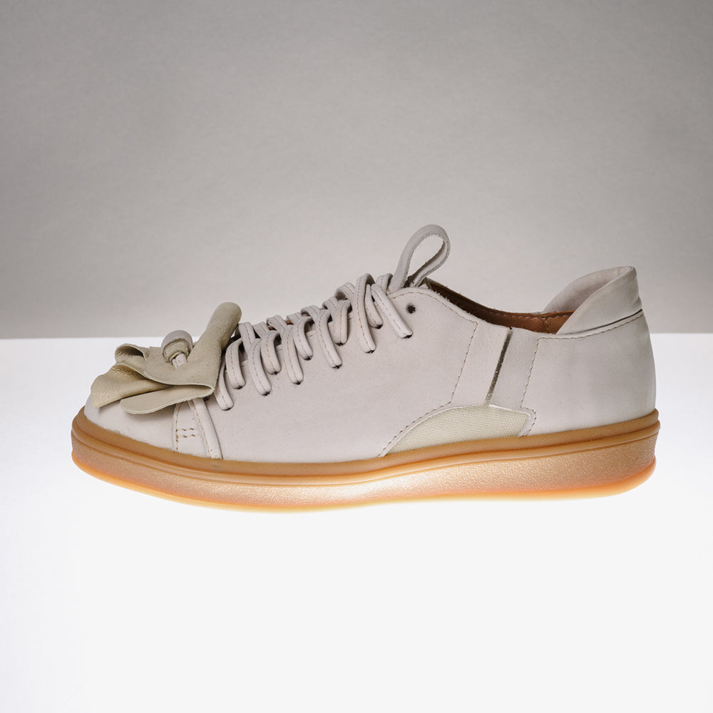 Hypnotize Us light grey nubuck low-top sneakers