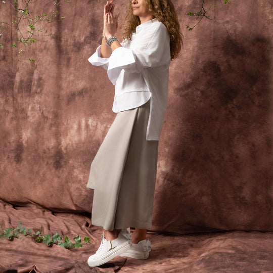 In Between white hybrid T-shirt