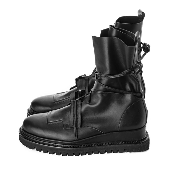 Love On black leather lace-up women booties