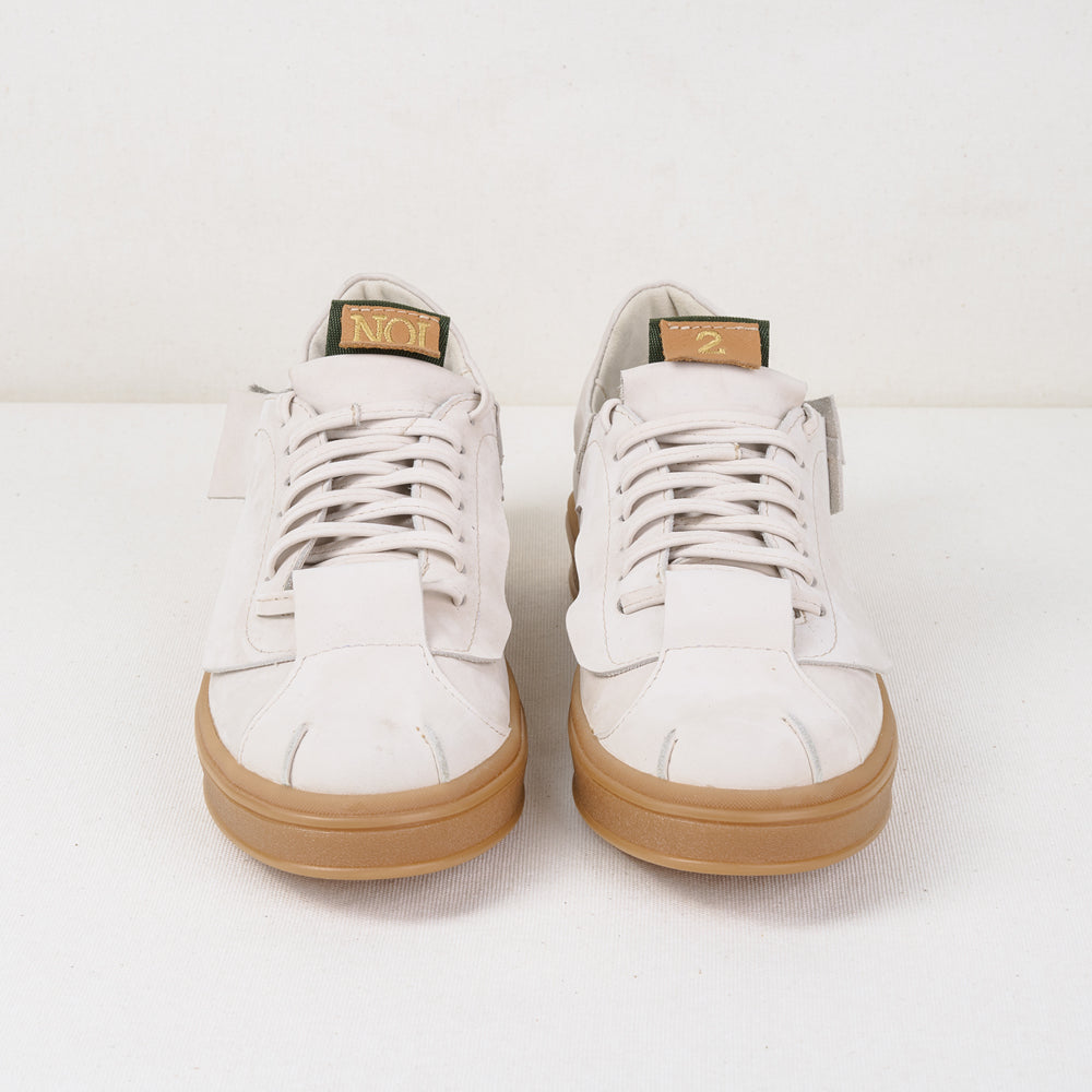 NOI 2- Capitolul 2 -Zborul (The Two of Us - Chapter 2-the Flight )light beige nubuck low-top sneakers