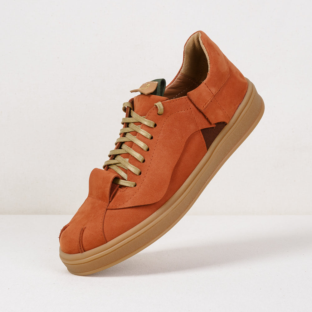 NOI 2- Capitolul 2 -Zborul (The Two of Us - Chapter 2-the Flight ) terracotta nubuck low-top sneakers
