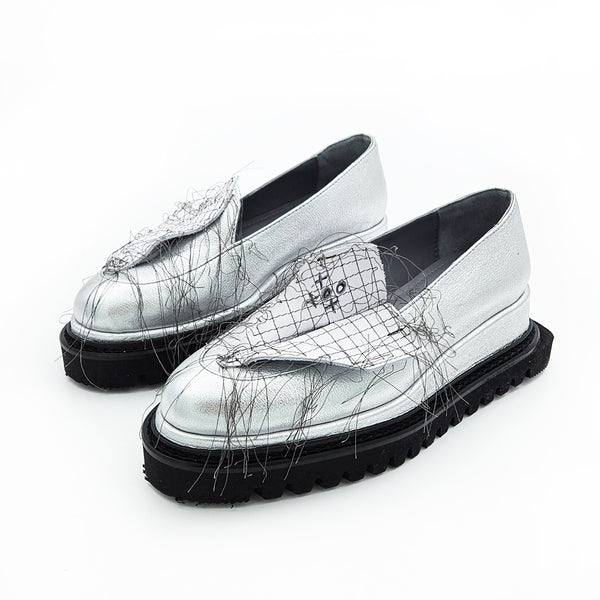 Paper Thoughts glossy silver leather shoes