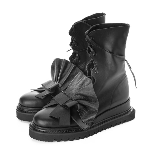 Saranghae black leather booties