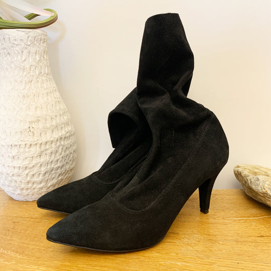 Sustainable Selection- Simplicity black stretch booties