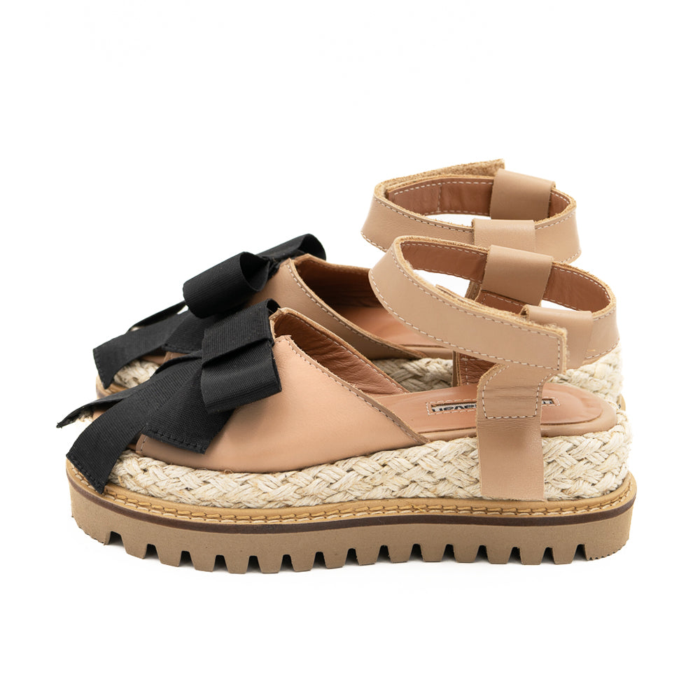 Summer Promise beige leather sandals