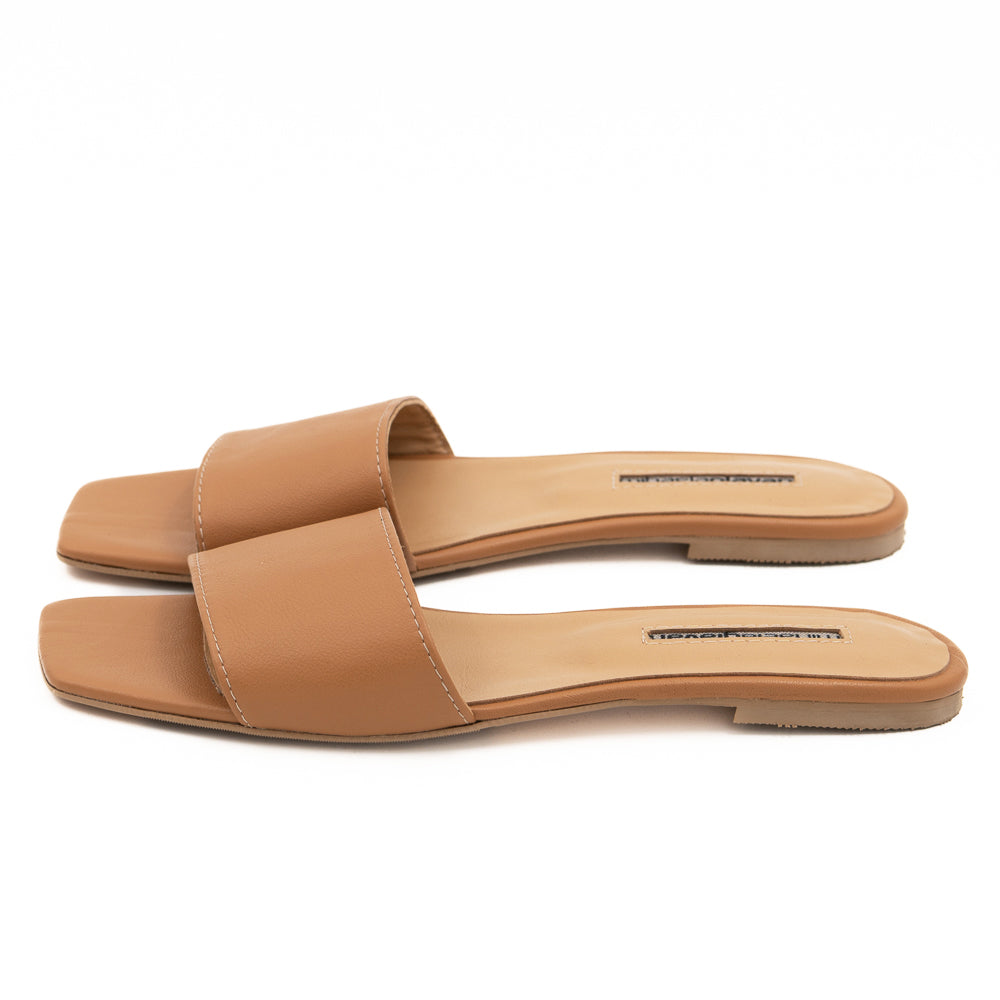 Summer essentials camel leather flats
