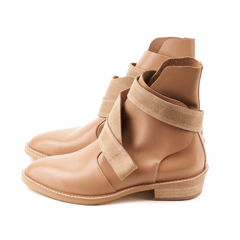 XOXO Paper Game beige leather booties