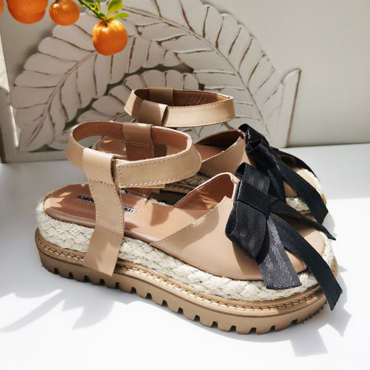 Summer Promise beige leather sandals