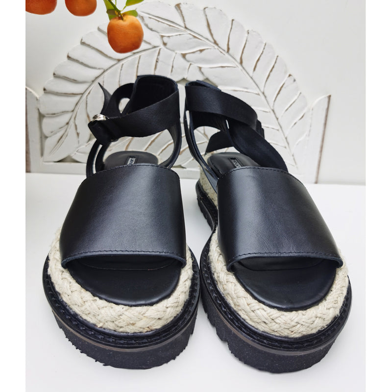 Black Tea flat sandals