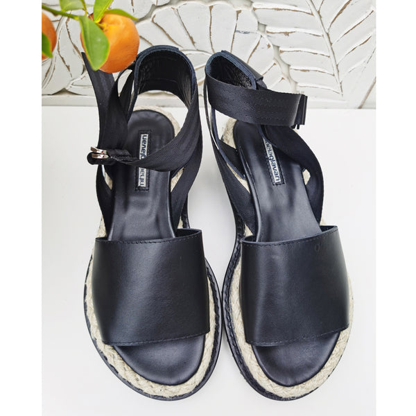 Black Tea flat sandals