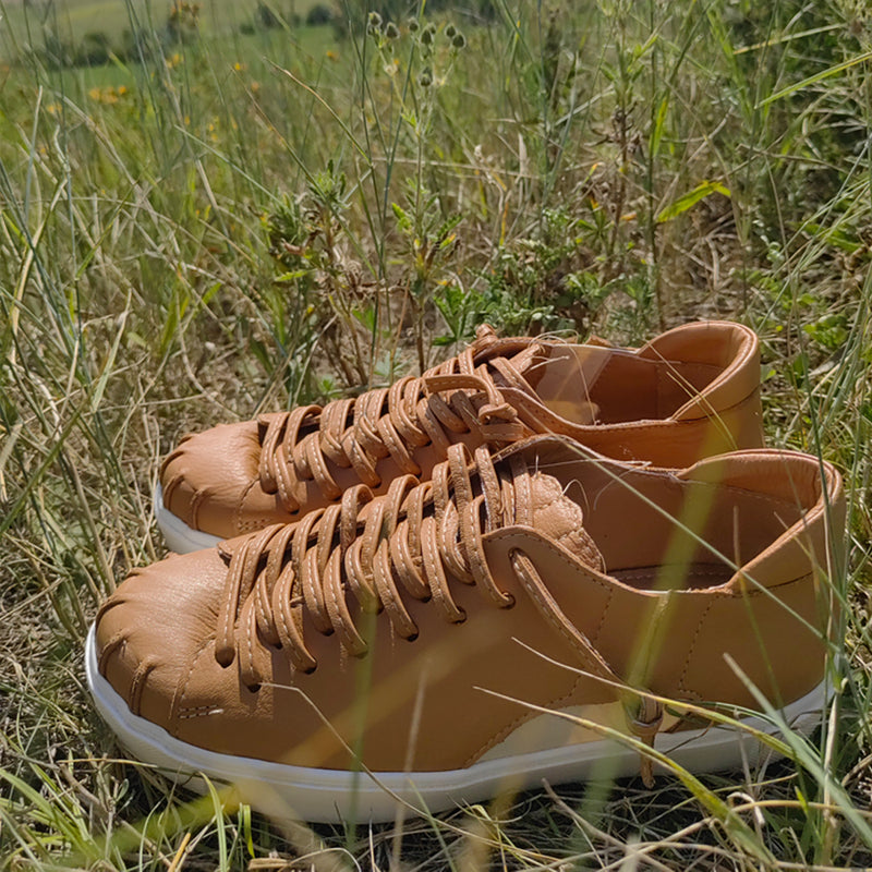 Seaside escape camel leather sneakers