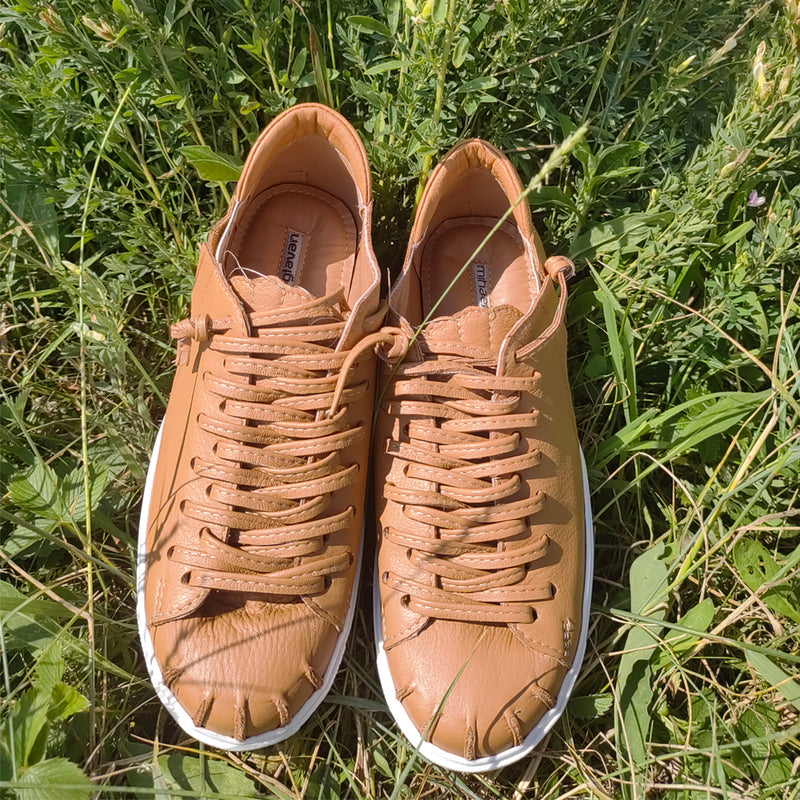 Seaside escape camel leather sneakers