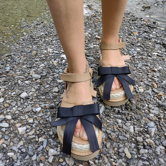 Summer Promise beige leather sandals
