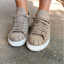 Seaside escape taupe leather sneakers