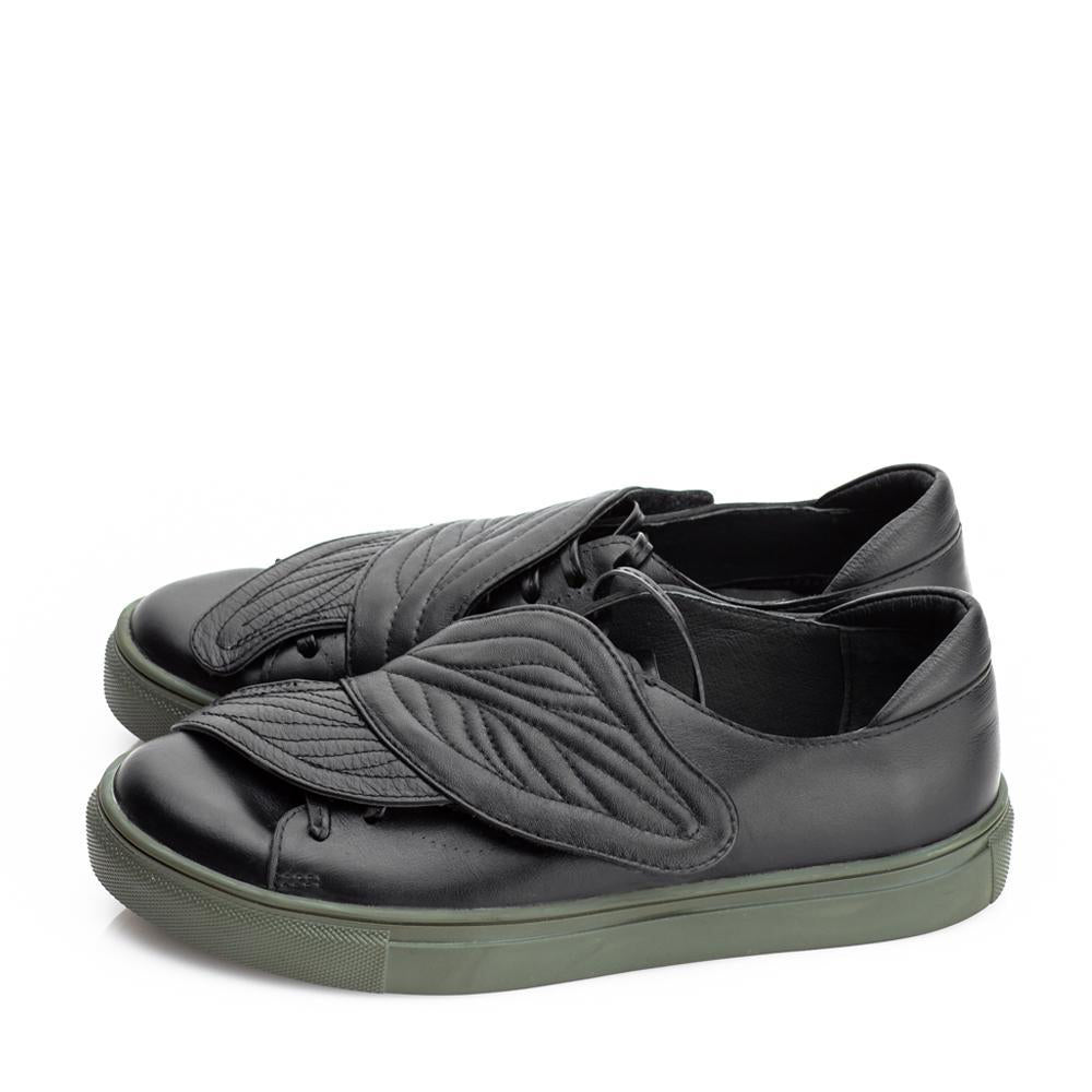 Leaves Hug black leather sneakers - khaki sole