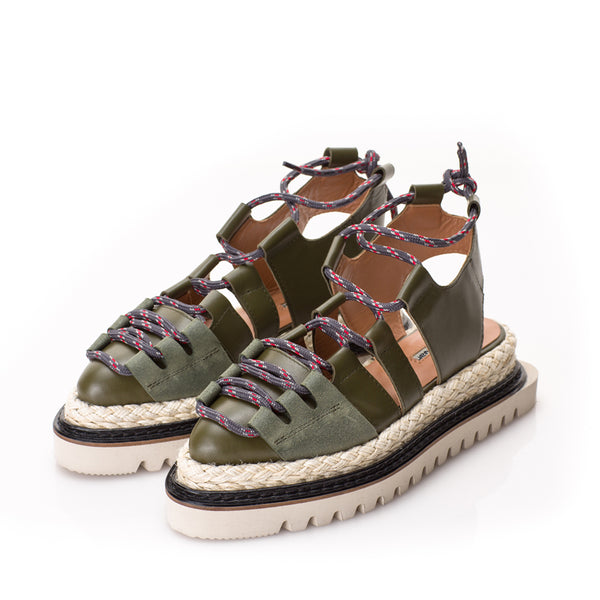 Khaki leather shoes with two-tone textile laces and black detail