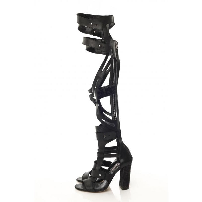 Knee high gladiator hot sale sandals heels