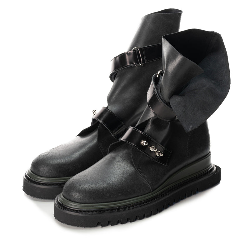 Urban 3 black leather boots