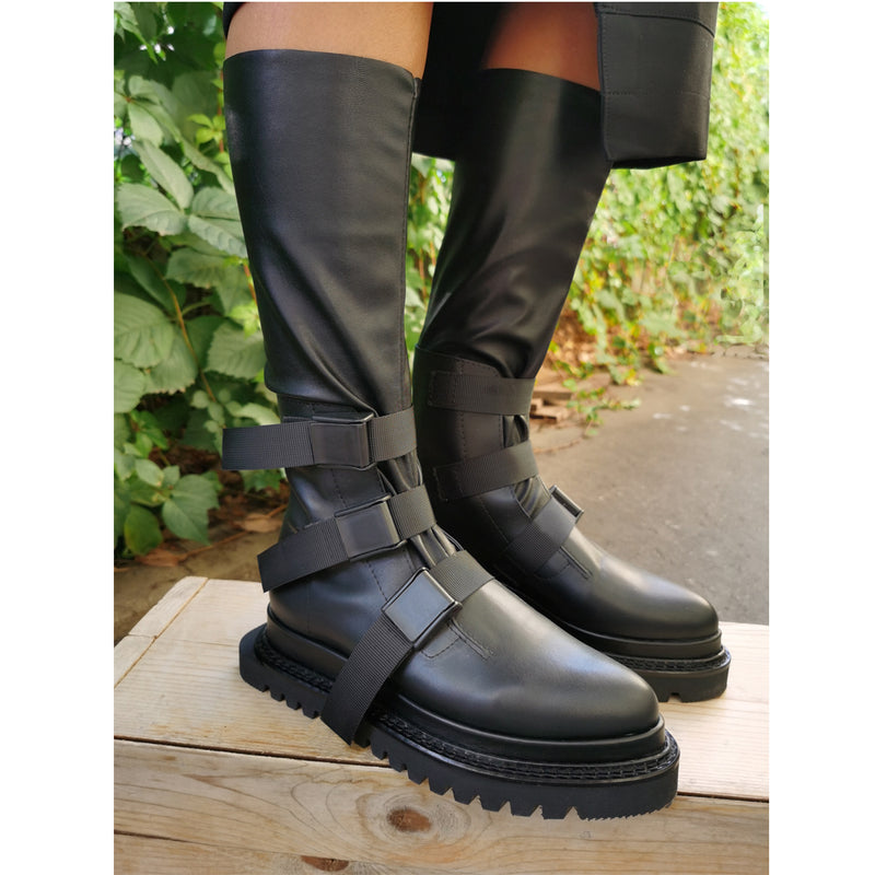Nova Skin black boots
