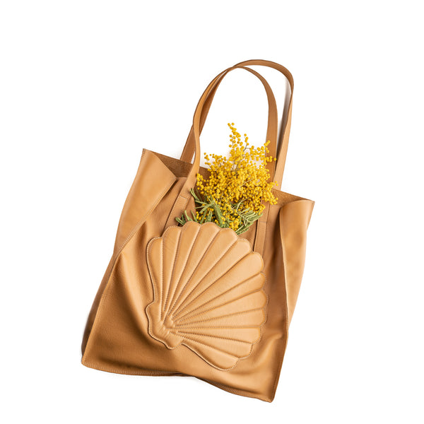 Lost in You camel leather bag