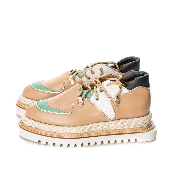 Flat platform shoes with two-tone textile laces, jute covered platform and beige sole
