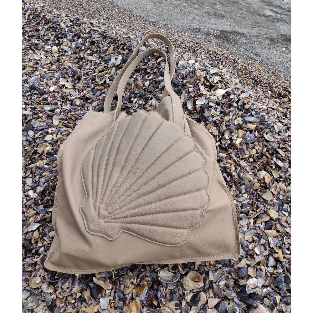Lost in You light taupe leather bag