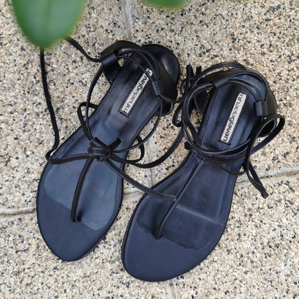 Simplicity black leather flat sandals